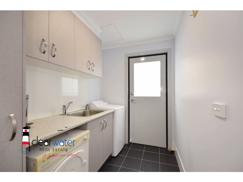 8 Swan Ridge Place, Moruya NSW 2537