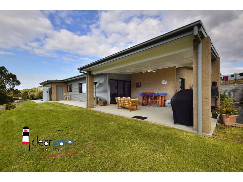 8 Swan Ridge Place, Moruya NSW 2537