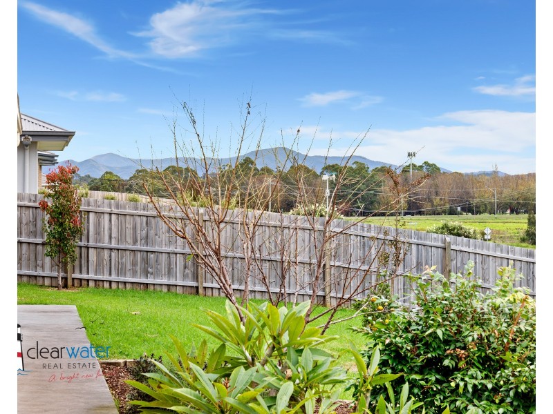 2 Braemar Dr, Moruya NSW 2537