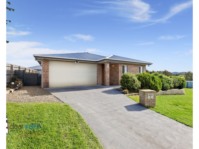 2 Braemar Dr, Moruya NSW 2537