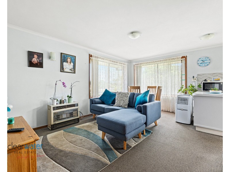 6 Ryan Pl, Moruya NSW 2537