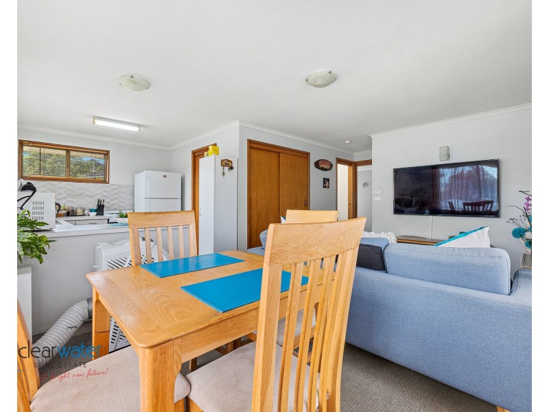 6 Ryan Pl, Moruya NSW 2537