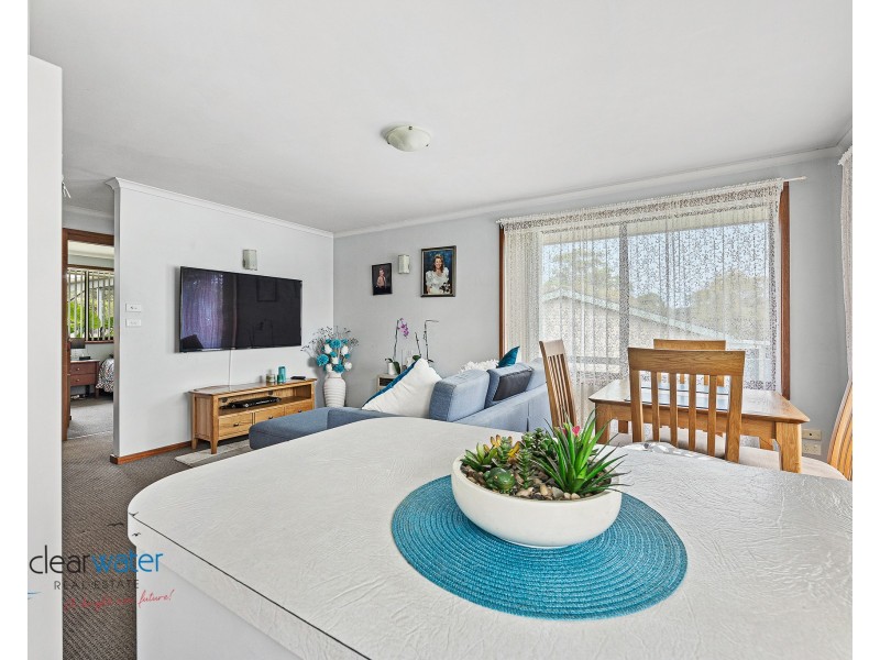 6 Ryan Pl, Moruya NSW 2537