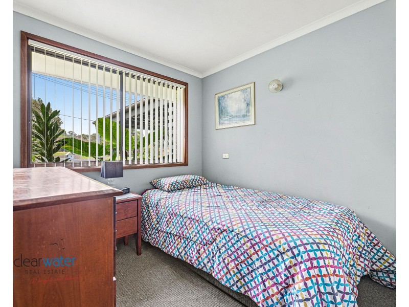 6 Ryan Pl, Moruya NSW 2537