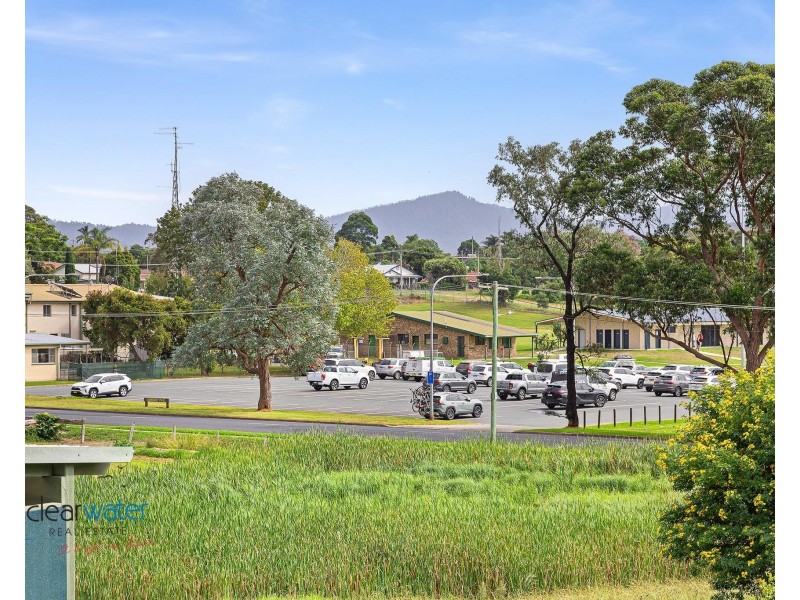 6 Ryan Pl, Moruya NSW 2537