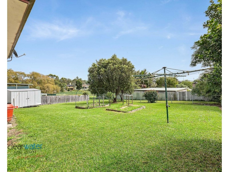 6 Ryan Pl, Moruya NSW 2537