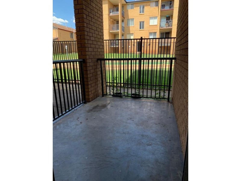 23/5-7 Hoddle Avenue, Bradbury NSW 2560