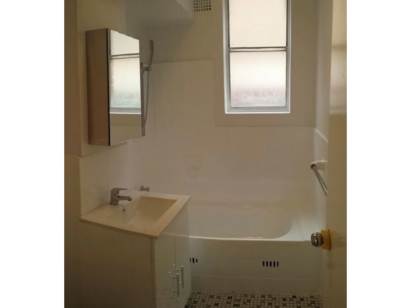 2/13 Drummond Street, Warwick Farm NSW 2170