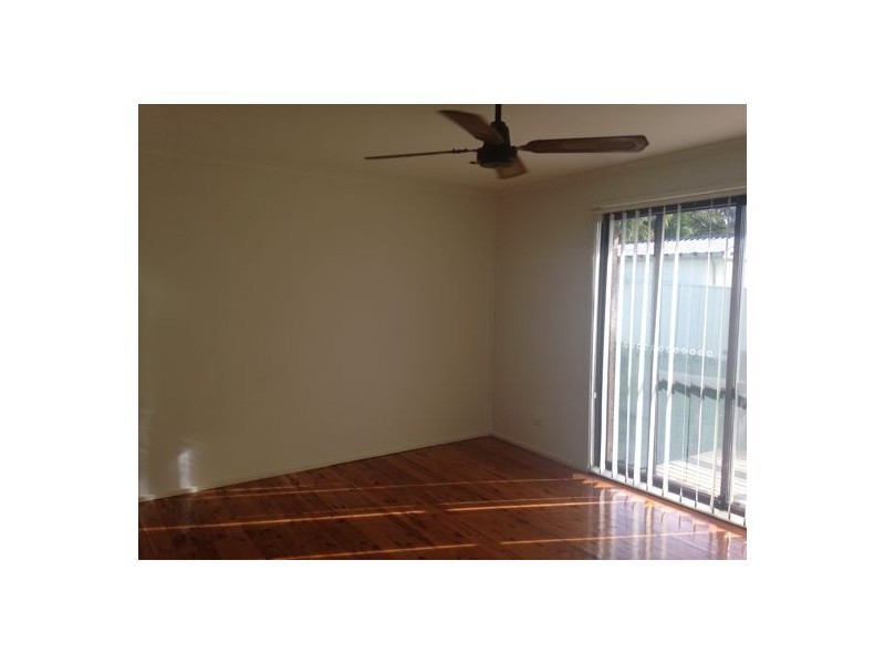 45 Othello Avenue, Rosemeadow NSW 2560