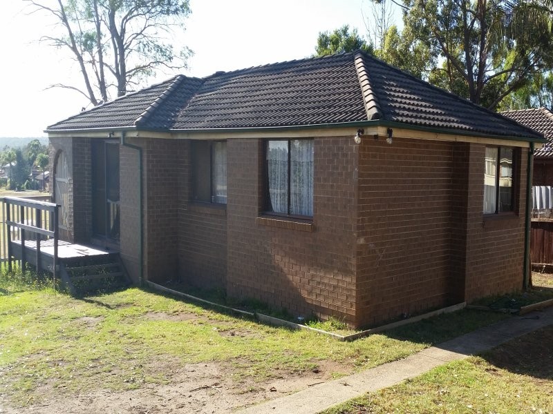 45 Othello Avenue, Rosemeadow NSW 2560