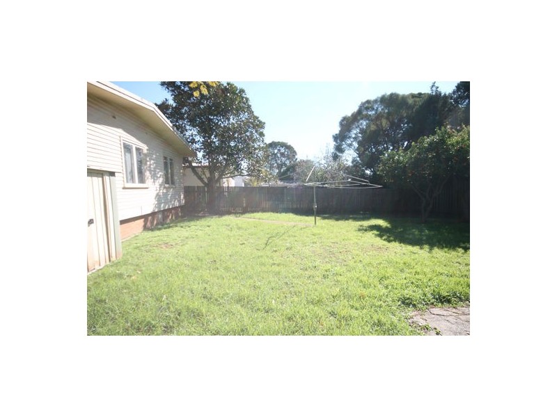 15 Manilla Road, Lethbridge Park NSW 2770