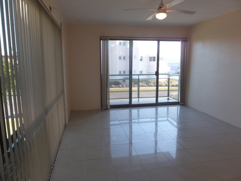 1/105 Ocean Parade, Blue Bay NSW 2261