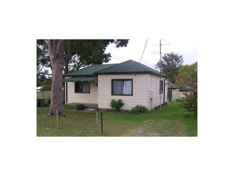 35 Manuka Parade, Gorokan NSW 2263