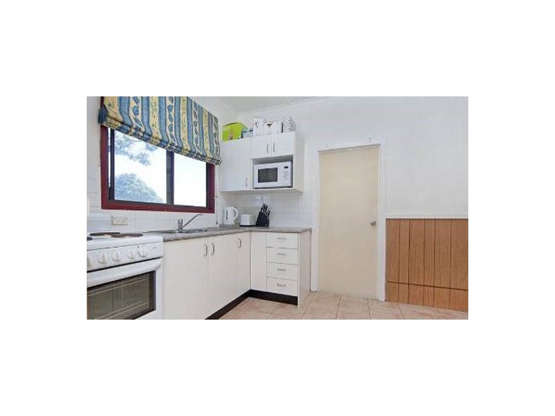 35 Manuka Parade, Gorokan NSW 2263