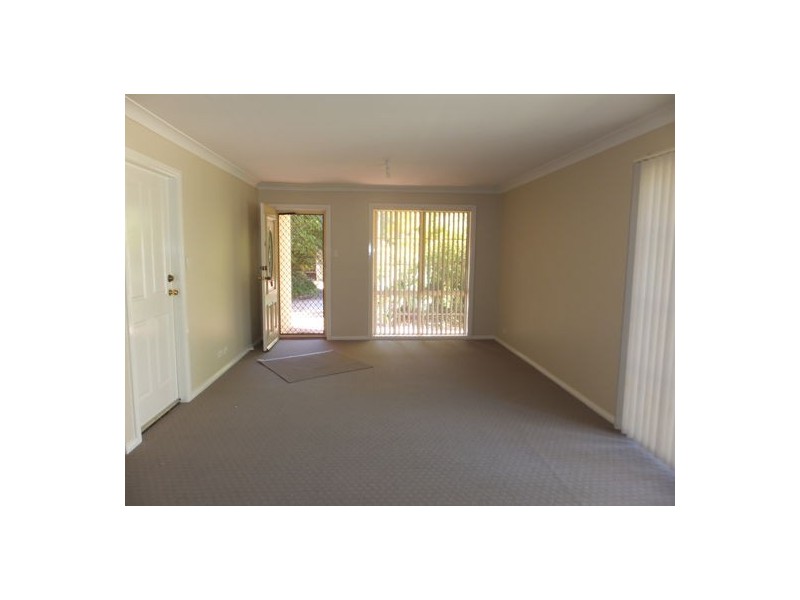 8/6-8 Beechwood Crescent, Ourimbah NSW 2258