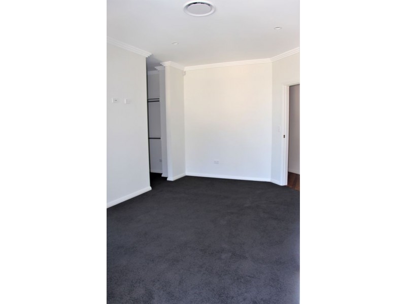 48a Vale St, Woodpark NSW 2164