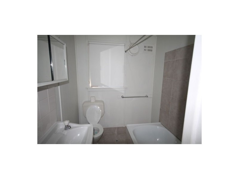 15 Manila Road, Lethbridge Park NSW 2770