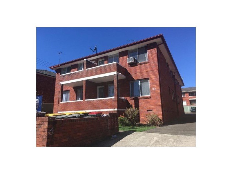 5/182 Lindesay Street, Campbelltown NSW 2560