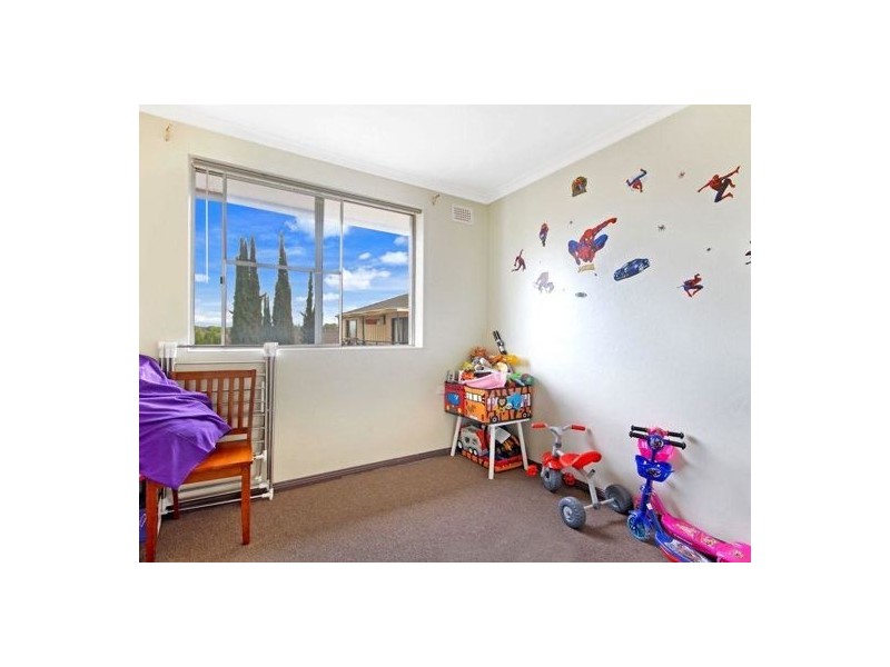 9/2 Lancelot St, Punchbowl NSW 2196