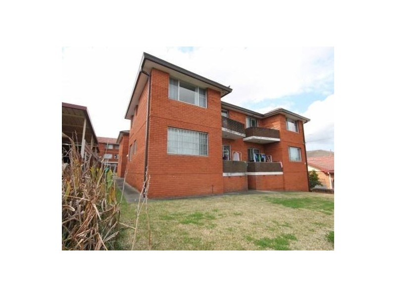 2/28 Flora Street, Roselands NSW 2196