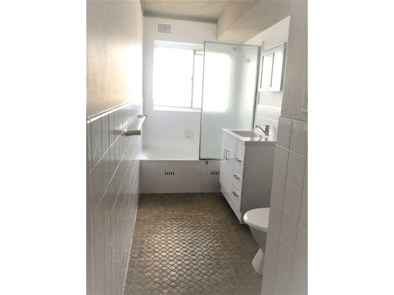 6/28 Moore Street, Campbelltown NSW 2560