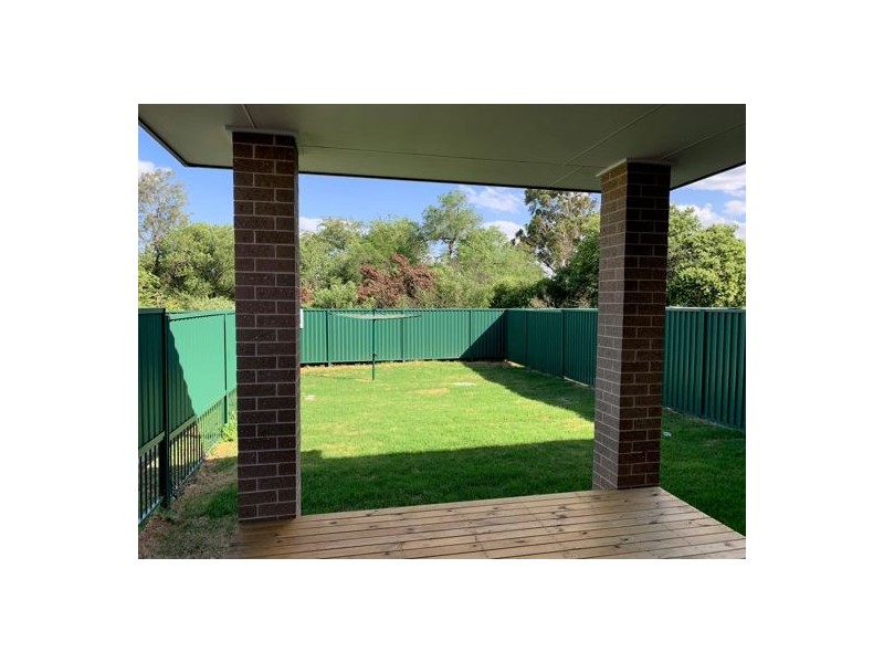 8B Mavis Street, Rooty Hill NSW 2766