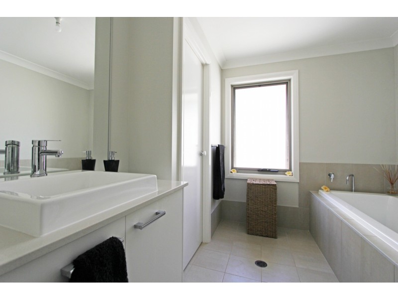 11a Morisset Park Road, Morisset Park NSW 2264