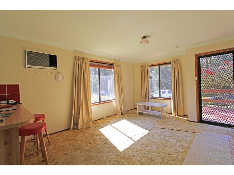 29 Warner Avenue, Tuggerawong NSW 2259