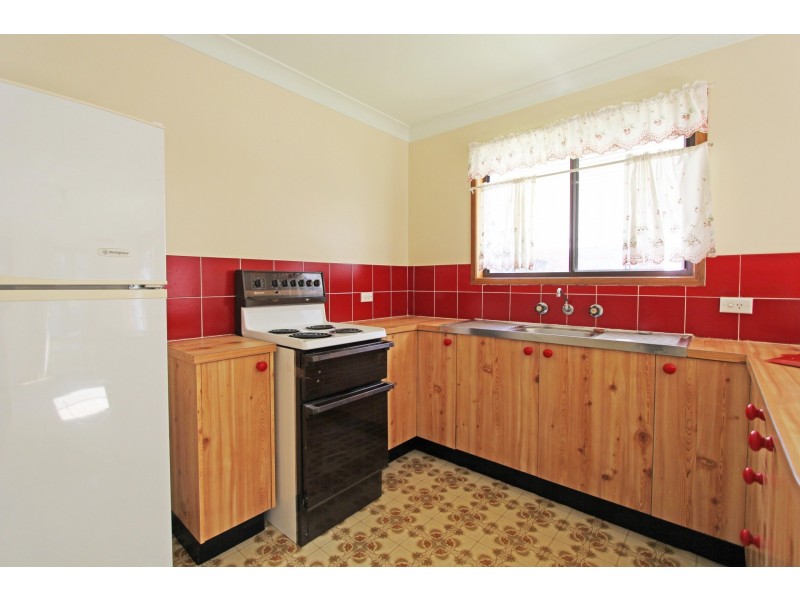 29 Warner Avenue, Tuggerawong NSW 2259