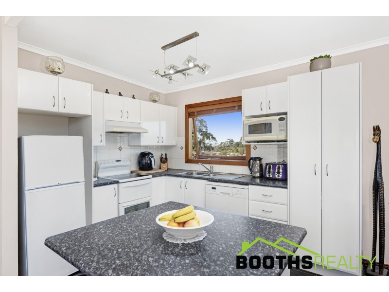 8 Cambridge Avenue, Kanwal NSW 2259