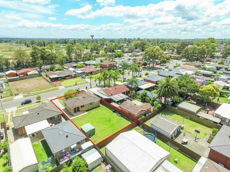 15 Elwood Crescent, Quakers Hill NSW 2763