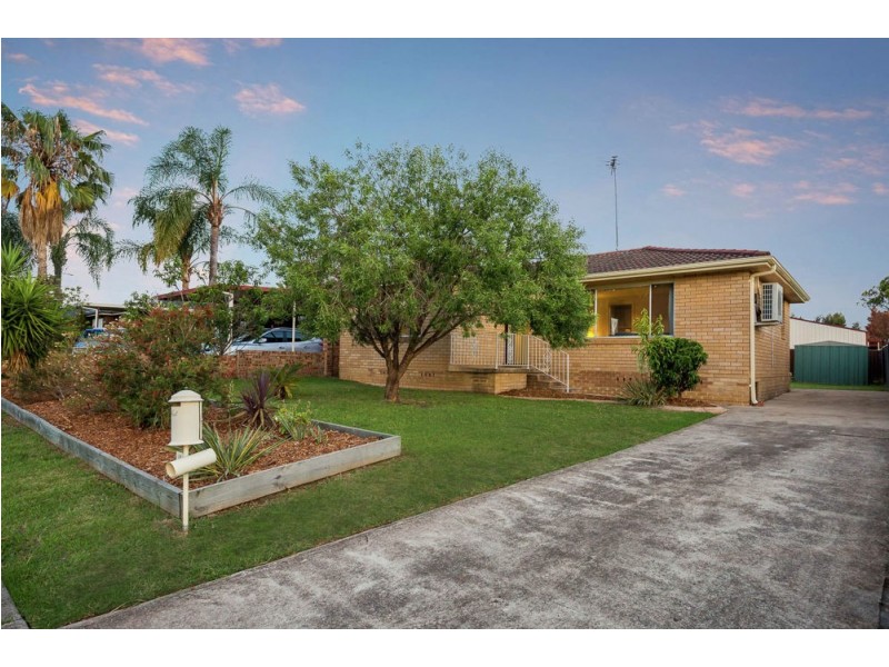 15 Elwood Crescent, Quakers Hill NSW 2763