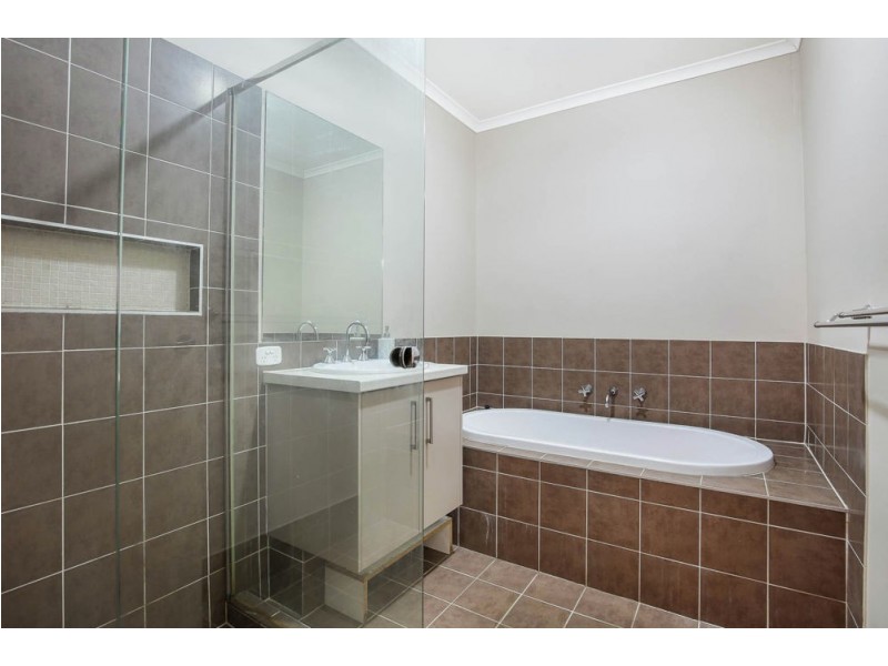 11 Drummond Avenue, Ropes Crossing NSW 2760