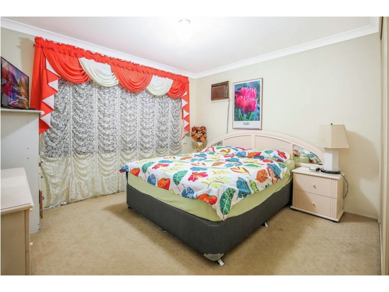 4 Burrowes Grove, Dean Park NSW 2761