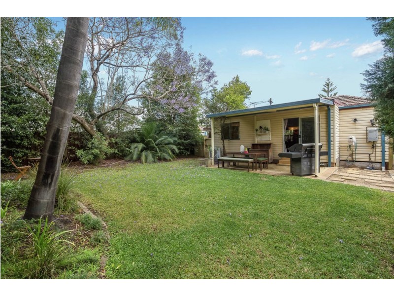 1 Highland Avenue, Toongabbie NSW 2146