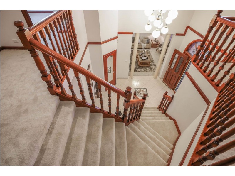 4 Roxburgh Place, Bella Vista NSW 2153