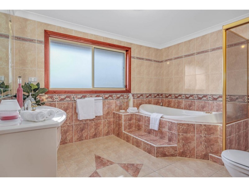 4 Roxburgh Place, Bella Vista NSW 2153