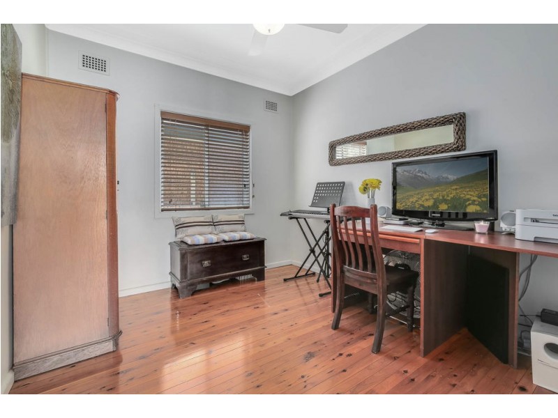 1 Highland Avenue, Toongabbie NSW 2146