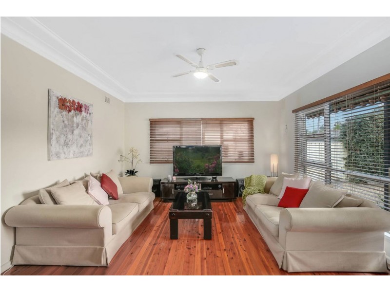 1 Highland Avenue, Toongabbie NSW 2146
