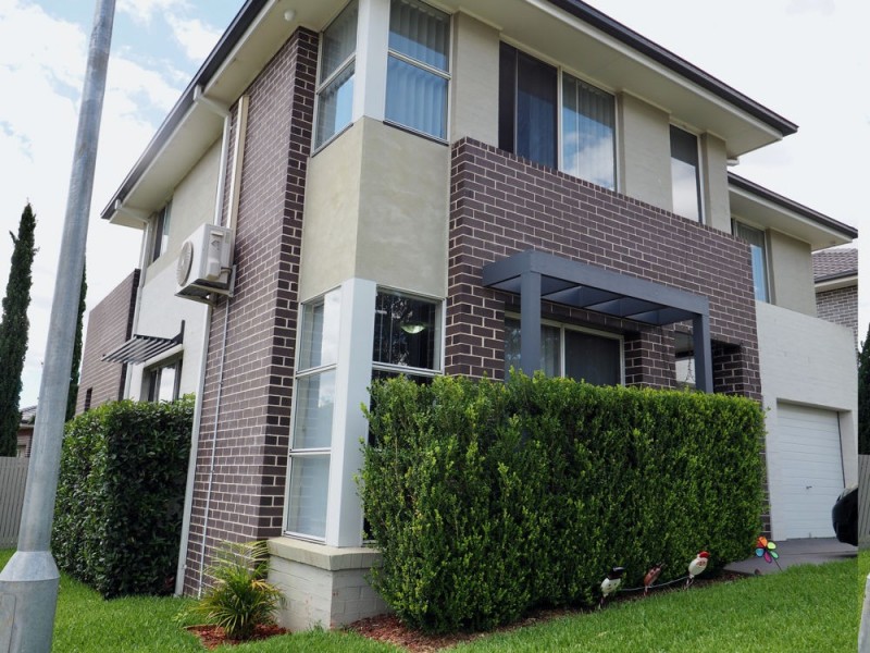 11 Britannia Drive, Glenfield NSW 2167
