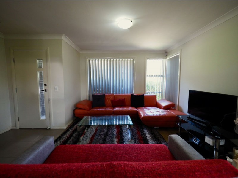 11 Britannia Drive, Glenfield NSW 2167