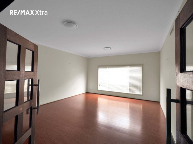 18 Lakewood Terrace, Glenmore Park NSW 2745