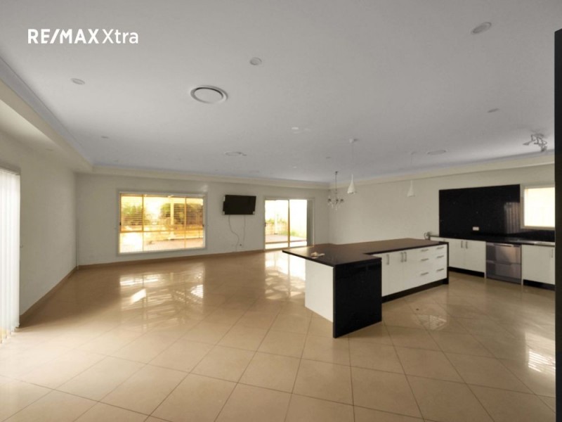 18 Lakewood Terrace, Glenmore Park NSW 2745