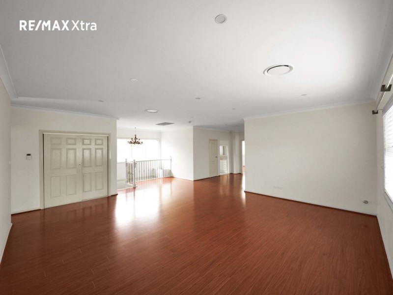 18 Lakewood Terrace, Glenmore Park NSW 2745