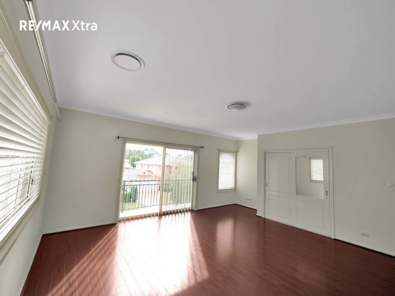 18 Lakewood Terrace, Glenmore Park NSW 2745