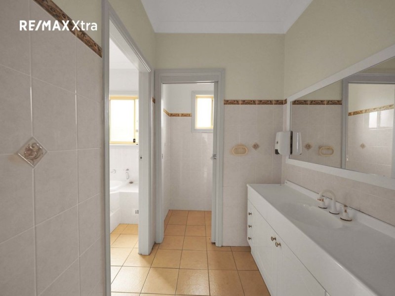 18 Lakewood Terrace, Glenmore Park NSW 2745