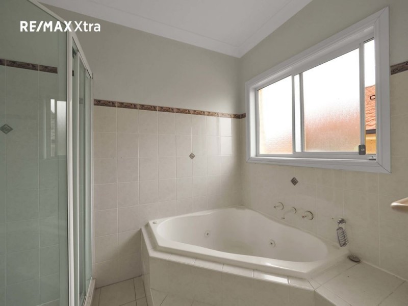 18 Lakewood Terrace, Glenmore Park NSW 2745