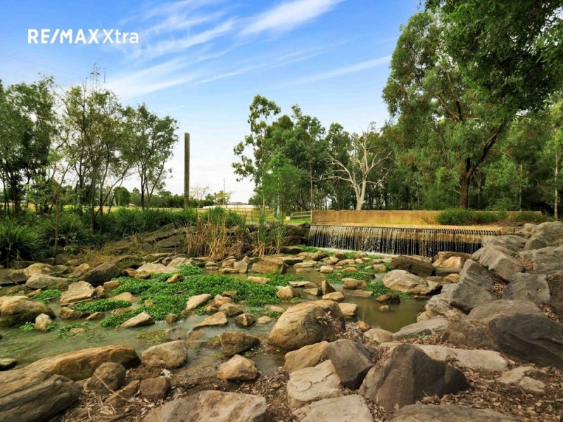 18 Lakewood Terrace, Glenmore Park NSW 2745