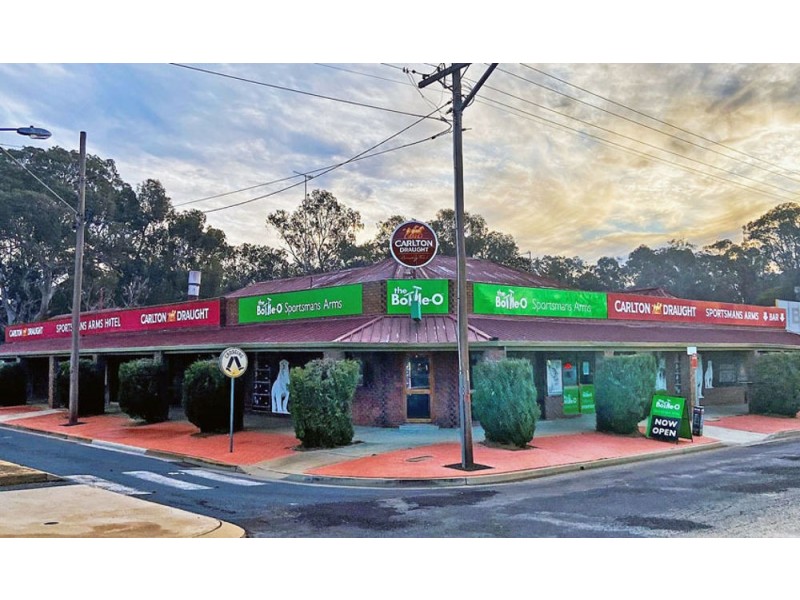 338 Victoria Street, Deniliquin NSW 2710