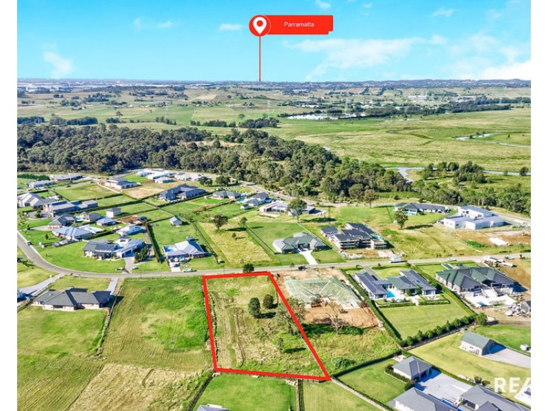 18 Humewood Place, Luddenham NSW 2745